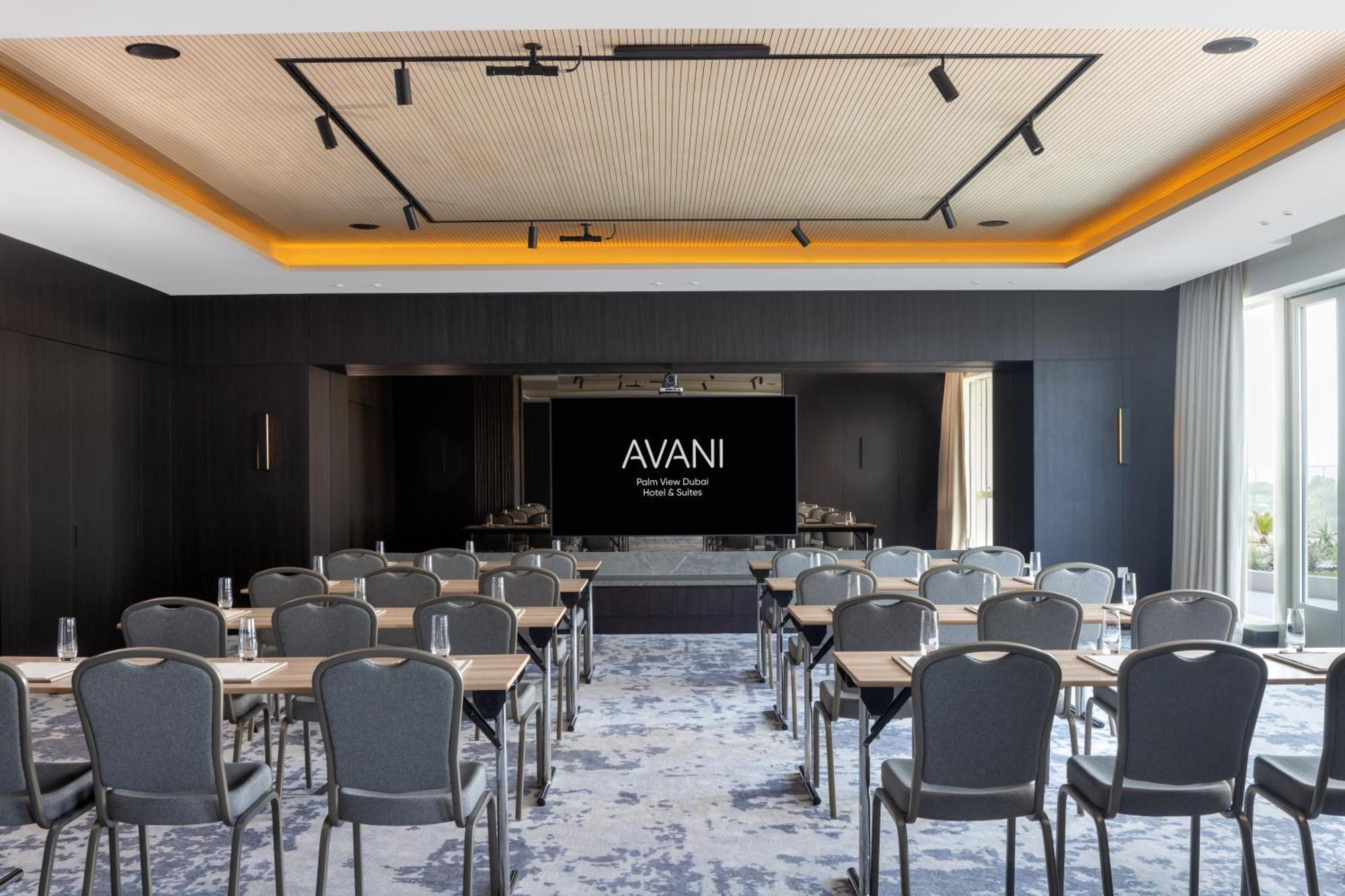 Avani Palm View & Апарт-отель Дубай